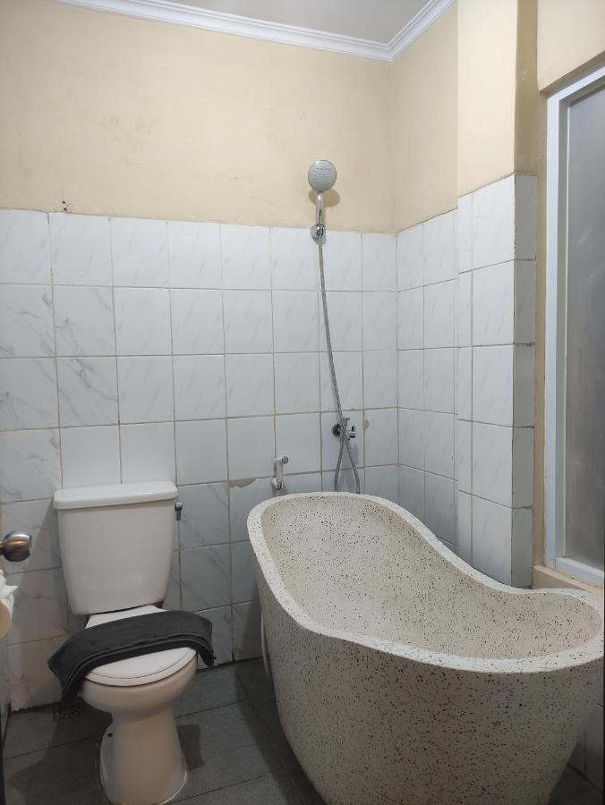 Hotel Guci Kencana Jaya Tuwel Exteriör bild